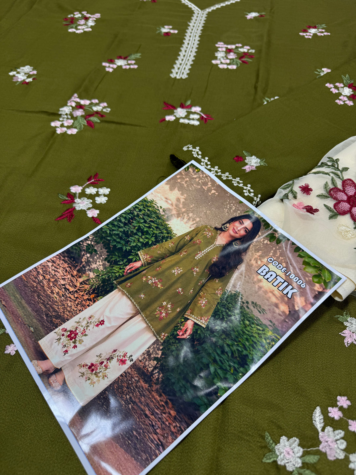 Dhanak Luxury Emb 2Pc