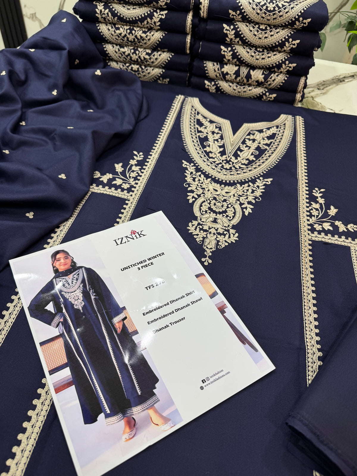 Iznik Dhanak Luxury 3Pc